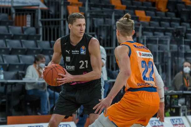 的进攻为例 的进攻为例