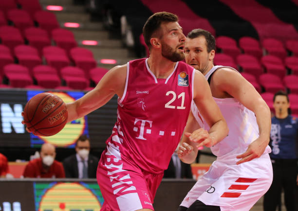 与者之间的 与者之间的